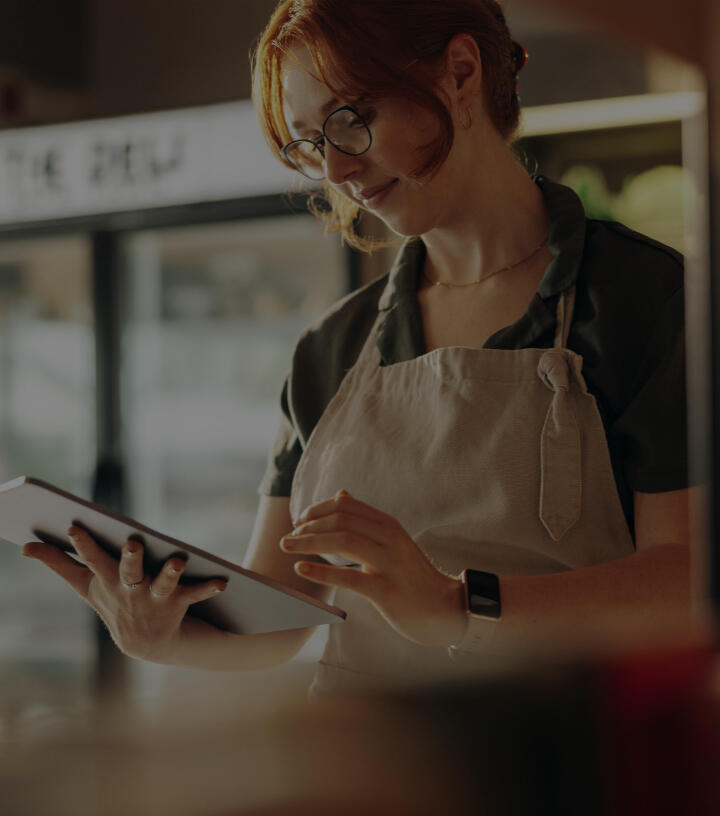 ApareixIA helps bakeries and other SMEs to be visible for AI A bakery owner making sure her business if visible for AI